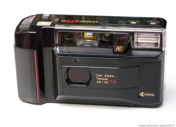 Yashica T2D